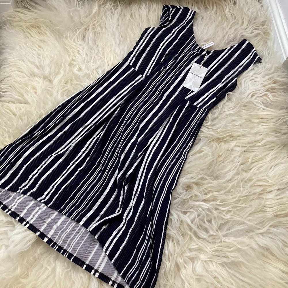TOMMY BAHAMA STRIPED SCOOP NECK COCKTAIL DRESS - Picture 4 of 9